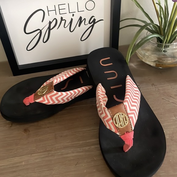 Sandals - Picture 2 of 2